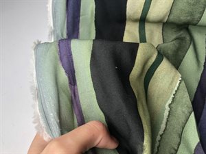 Fastvævet viscose - grønne striber og lækre effekter